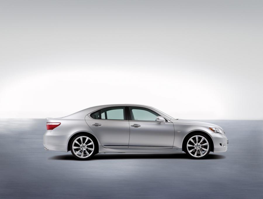  Lexus LS460 by Lorinser 2009 года  (фото 12 из 12)